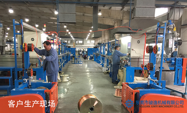 東莞押出機生產場景