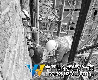福建一工地升降機失控工人被夾機器與墻體間慘死